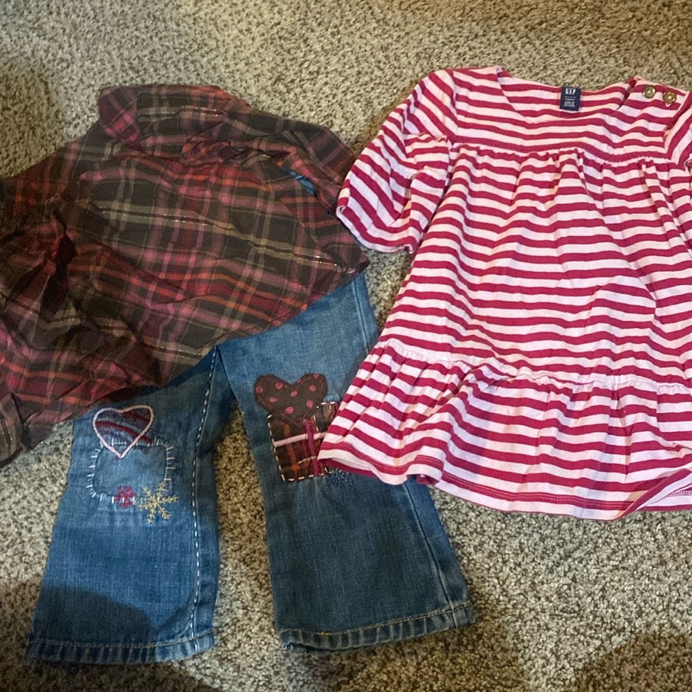 Gap clothes.  2t
